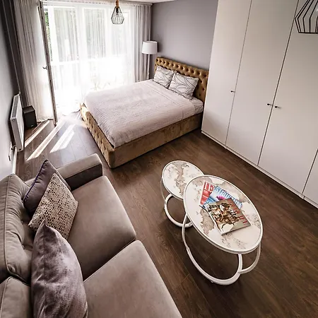 Urban Oasis Apartments Шяуляй Экстерьер фото